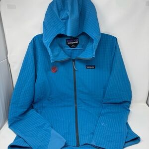 Patagonia men’s Blue Hooded Jacket R1 techface size medium preowned full zip